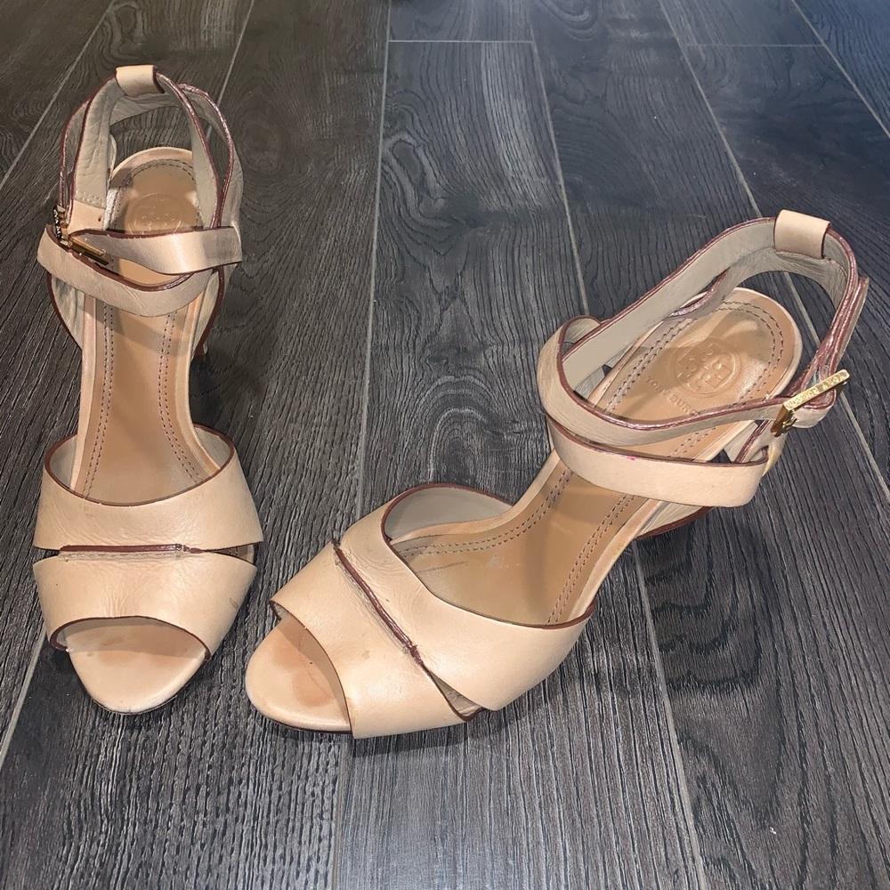 Tory Burch tan heels